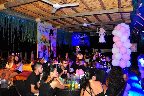 Saturday Night At Edde Sands